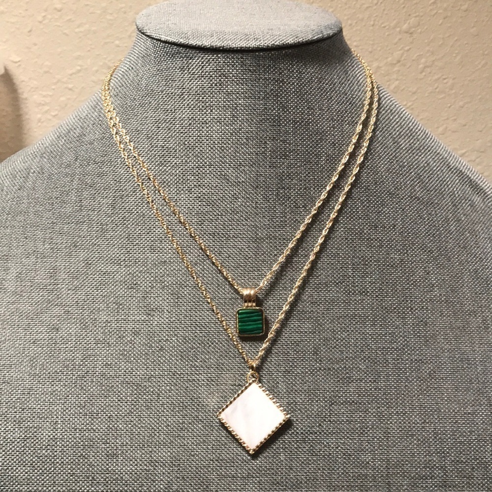 Geometric Pearl Pendant Multilayer Necklace - Picture 2 of 2